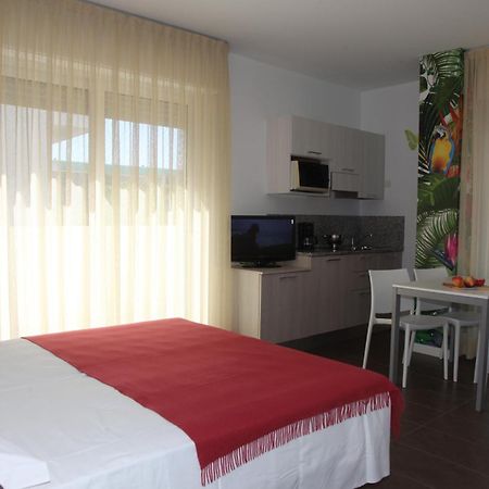 ביביונה Hotel Luciana מראה חיצוני תמונה