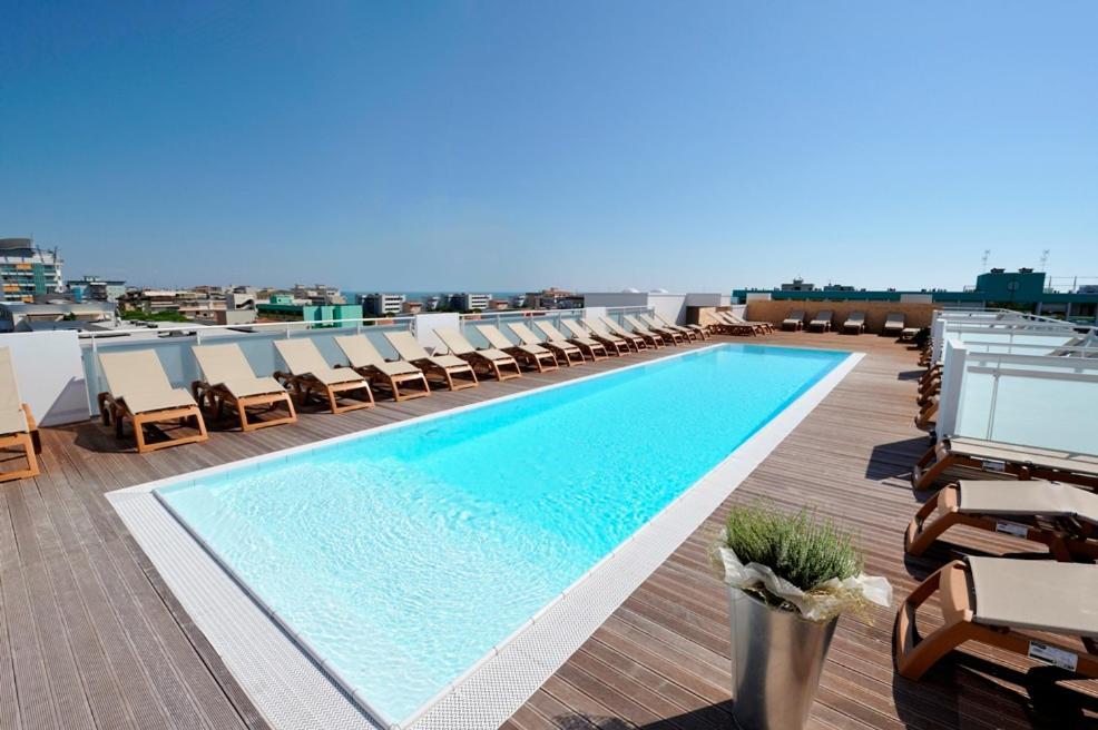 ביביונה Hotel Luciana מראה חיצוני תמונה