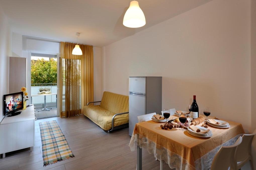 ביביונה Hotel Luciana מראה חיצוני תמונה