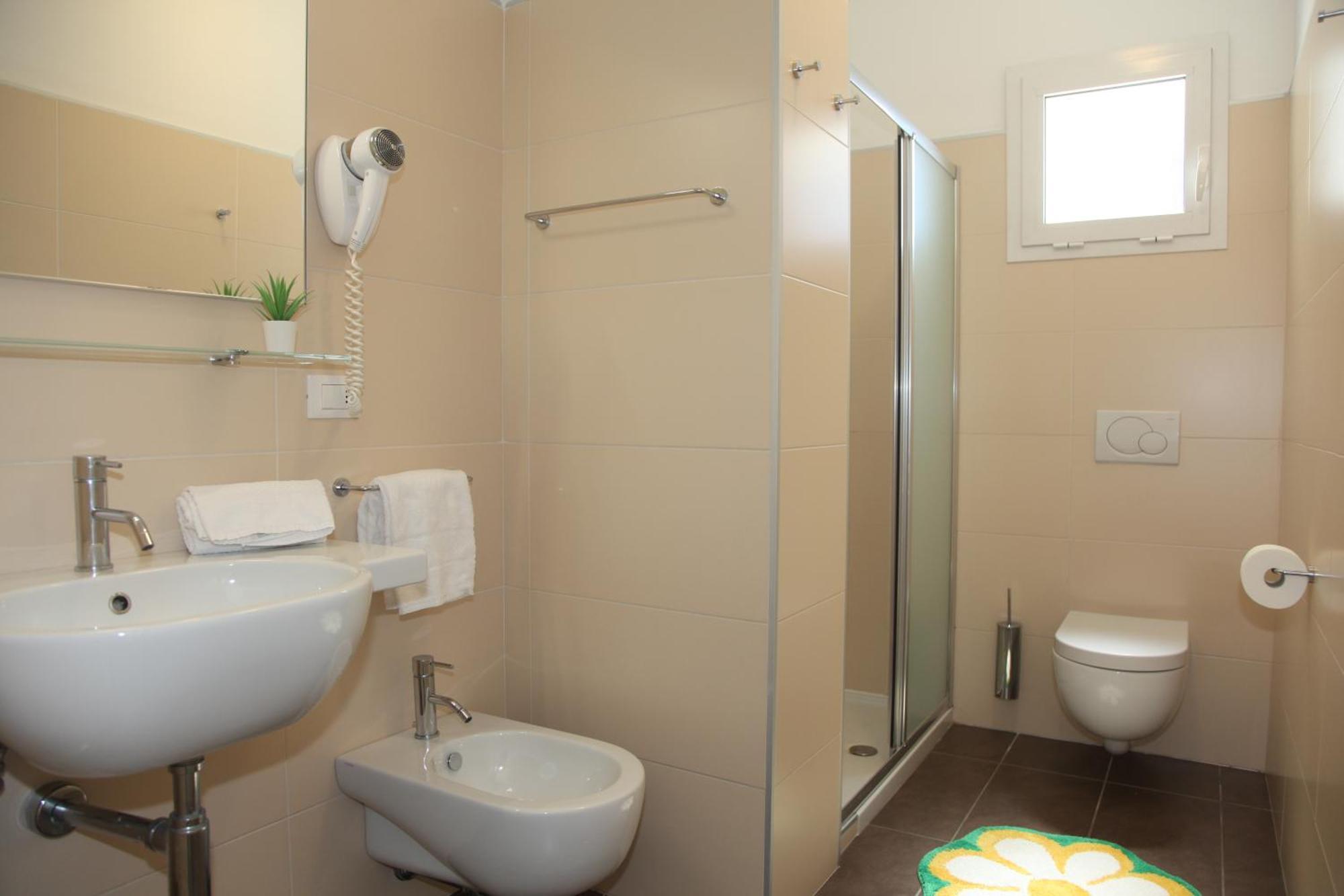 ביביונה Hotel Luciana מראה חיצוני תמונה