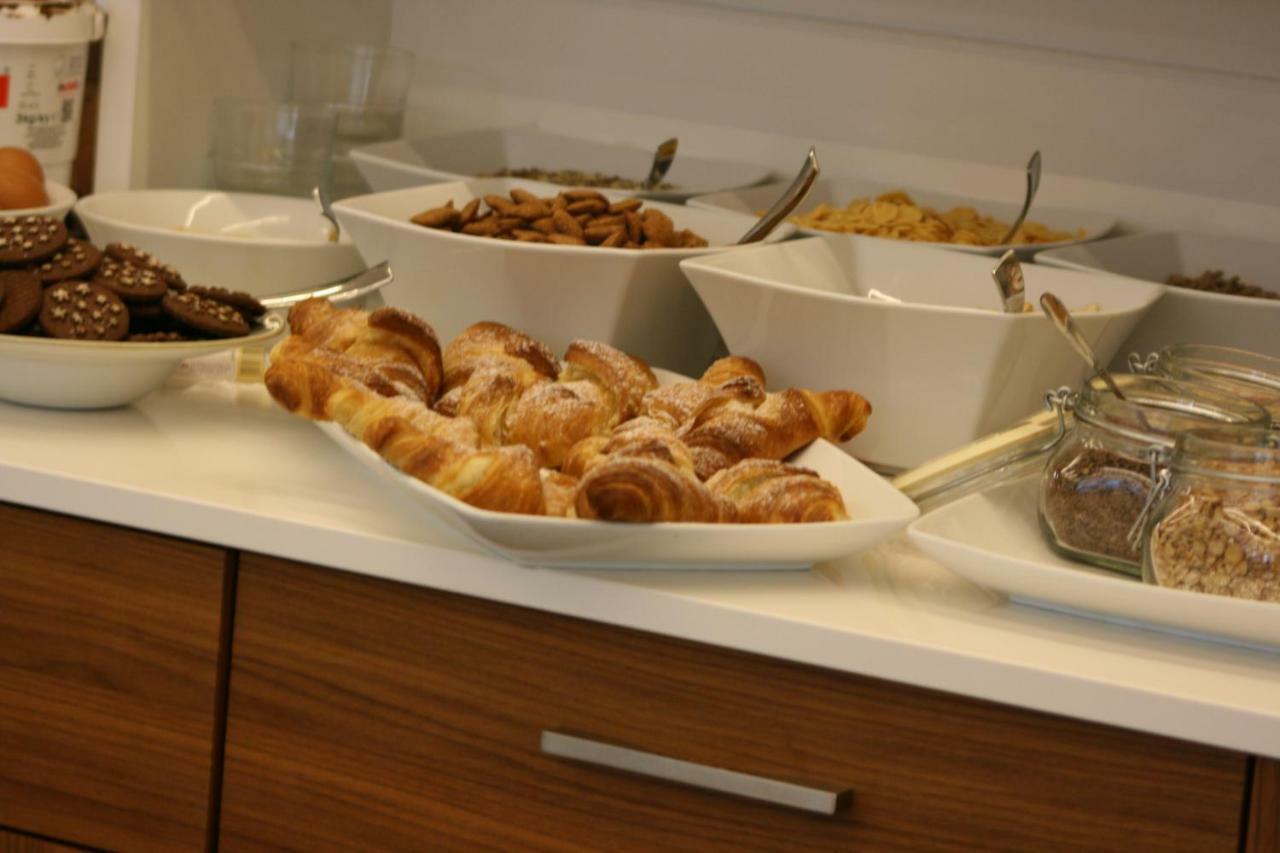 ביביונה Hotel Luciana מראה חיצוני תמונה